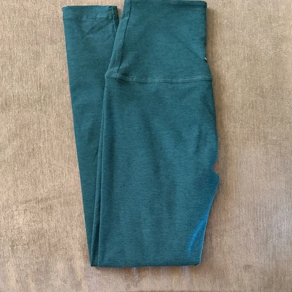 Beyond Yoga Leggings and Top Set - Picture 3 of 3